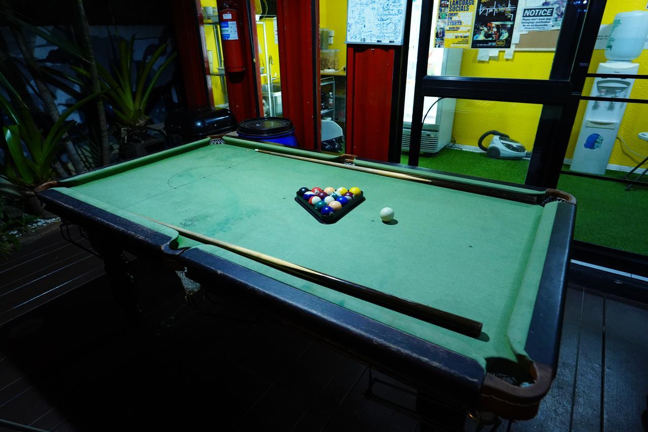 At Box Hostel Чиангмай Экстерьер фото