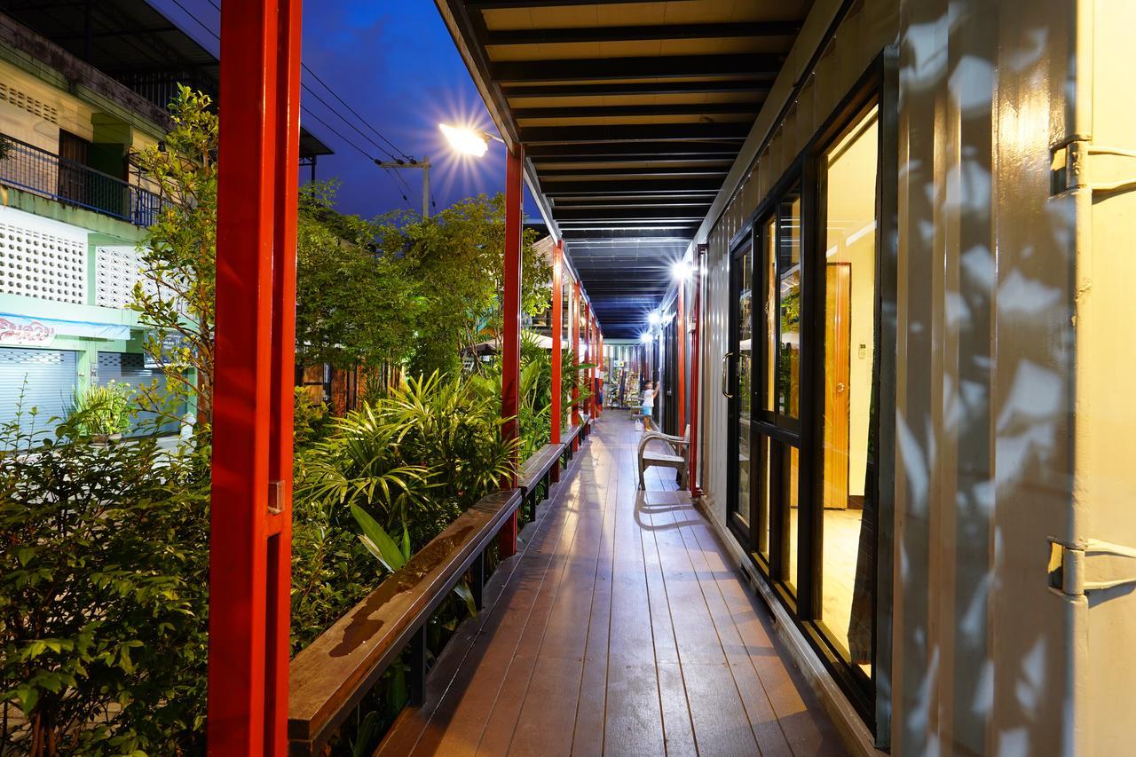 At Box Hostel Чиангмай Экстерьер фото